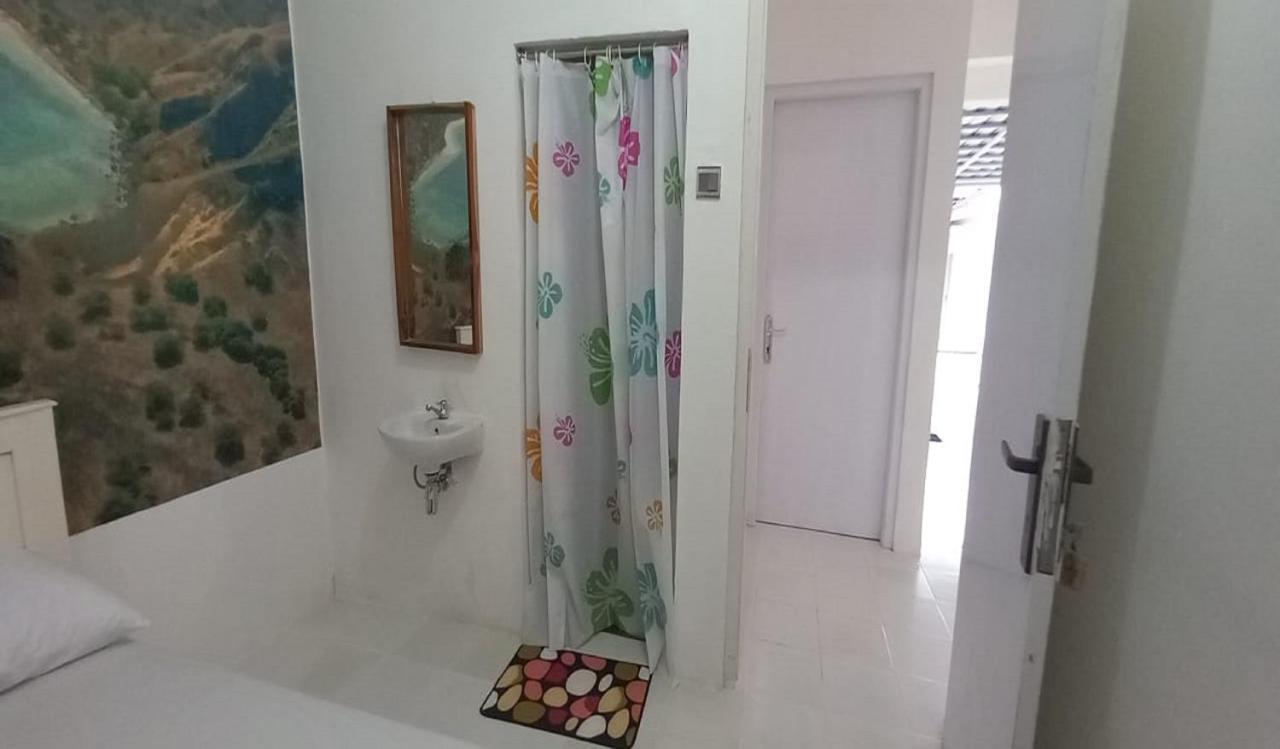 Oyo 90974 Homestay Golo Koe Sejahtera Labuan Bajo Luaran gambar
