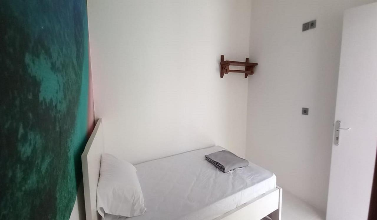 Oyo 90974 Homestay Golo Koe Sejahtera Labuan Bajo Luaran gambar